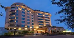 Housewife Escorts in Taj Ganj near Taj hotels in Agra