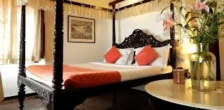 Sector 18 hotel evening for Noida outcall