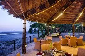 Sukhadia Circle hotel evening for Udaipur outcall